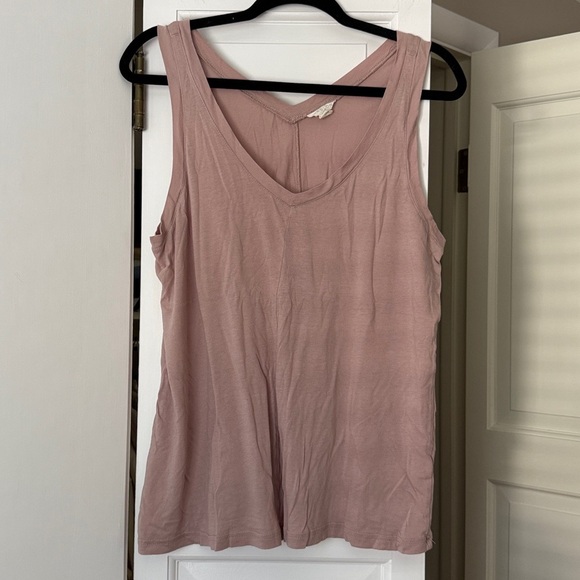 Caslon Tops - Caslon Soft Pink V-Neck Tank Top - size large